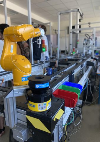 Robot_salle_transfert_par-cheima-yatouji